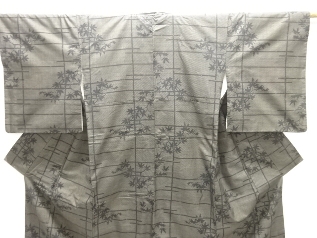  楓模様織り出し本場泥大島紬着物(5マルキ)